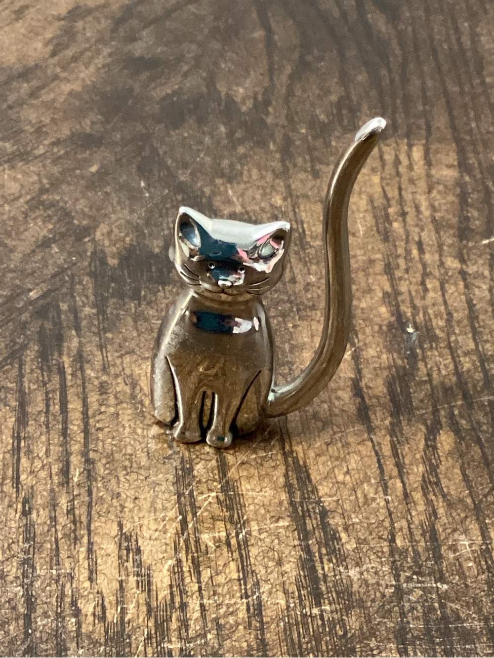 chrome cat ring holder